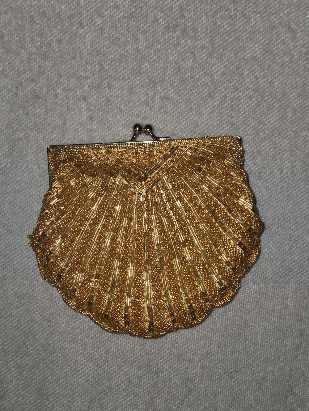 La Regale Gold Beaded Shell Shaped Snap Purse